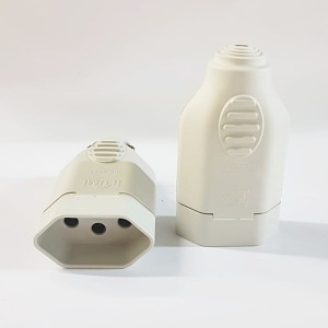 PLUG. ILUMI FEMEA PR.CABO 2P+T 20A CZ